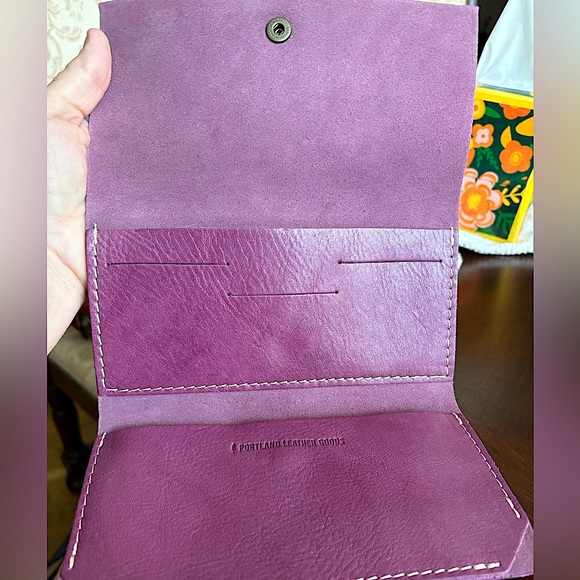 Portland Leather Purple rancher wallet EUC - Picture 4 of 10